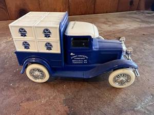 lot 446 image: Pabst Blue Ribbon Delivery Truck
