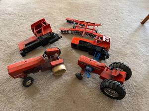 lot 451 image: Farm Toys