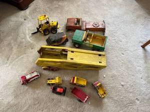 lot 454 image: Vintage Toys