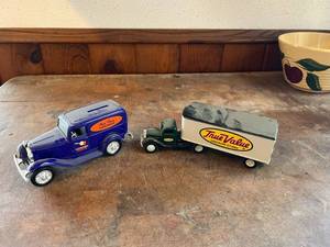 lot 470 image: Hardware Trucks