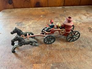 lot 471 image: Cast Iron Toy