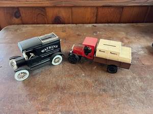 lot 472 image: Watkins Trucks