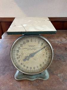 lot 478 image: Vintage Hall Hardware Scale