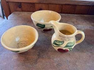 lot 480 image: Stoneware Advertising Pieces