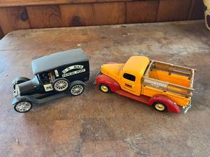 lot 482 image: Collectible Trucks