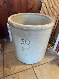 lot 500 image: 20 Gallon Red Wing Crock with Handles