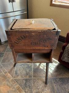 lot 501 image: Antique Churn