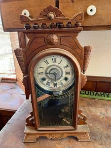 lot 510 image: Mantle Clock