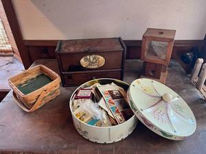 lot 516 image: Mixed Collectibles Lot