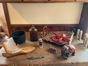 lot 519 image: Mixed Lot of Antiques