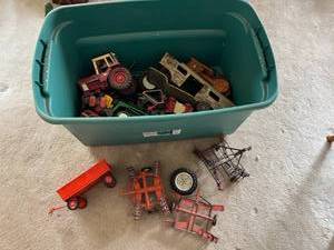 lot 529 image: Tote of Toys & Parts