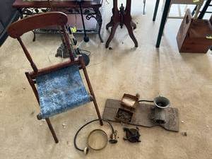 lot 533 image: Mixed Lot of Antiques