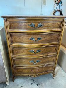 lot 534 image: 5 Drawer Dresser