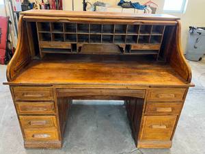 lot 538 image: Roll Top Desk