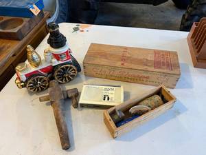 lot 559 image: Mixed Collectibles Lot