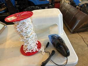 lot 563 image: Plastic Chain & Car Vac