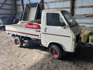 lot 1 image: 1977 Suzuki Mini Pickup