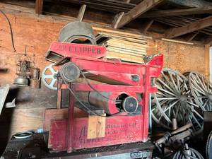 lot 5 image: The Clipper Grain & Seed Cleaner