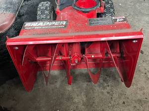 lot 7 image: Snapper 8 HP 26 Snowblower with Electric Start