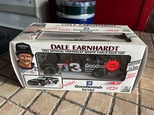 lot 567 image: Dale Earnhardt 1995 Monte Carlo