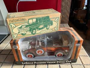 lot 572 image: Hardware Hank & Trust Worthy Collector Vehicles
