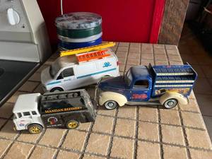 lot 573 image: Hardware Hank & Trust Worthy Collector Vehicles