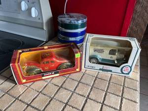 lot 574 image: Farmall & Coors Collectors Vehicles