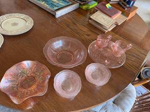 lot 606 image: Pink Glass