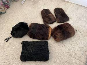 lot 612 image: Furs