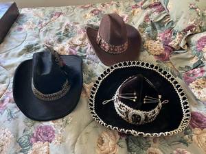 lot 613 image: Hats