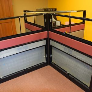 lot 618 image: 4 Station X Design Cubicle 42