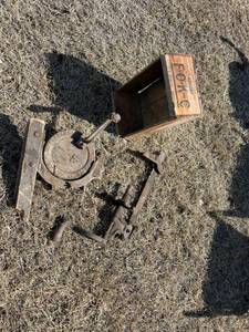 lot 584 image: Mixed Lot of Antiques