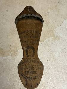 lot 348 image: Horseshoe Brand Clothes Wringer Wood Sign