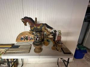 lot 349 image: Home Decor