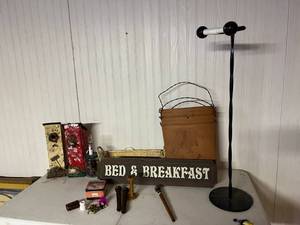 lot 350 image: Home Decor & Collectibles