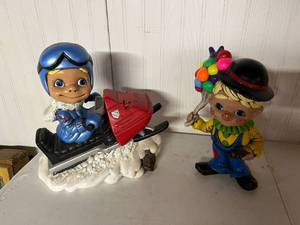 lot 351 image: Home Decor - Snowmobile