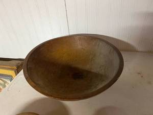 lot 352 image: Wood Bowls