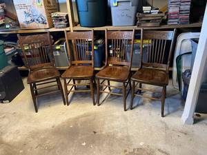 lot 356 image: 4 Wood Chairs