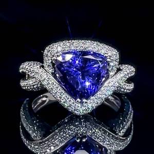 Captivating 5.45 CARAT Blue-Violet Tanzanite & Diamond Ring in18 White Gold. Exceptional Ring $12,950 Retail VIDEO