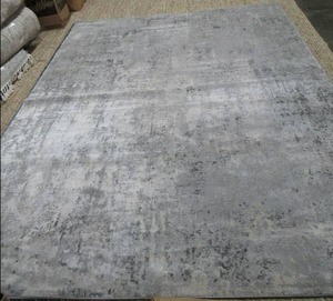 lot 18 image: Safavieh Reflection Area Rug  GreyLight Grey, 7 10 x 10