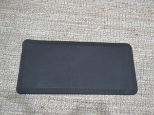 lot 26 image: Mon Chateau Anti-Fatigue Comfort Gel Mat  Dark Brown, 1 ft. 6 in. x 3 ft. 5 in.