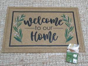 lot 31 image: Mohawk Home Decorative Doormat  Spring Themed, 24 x 36