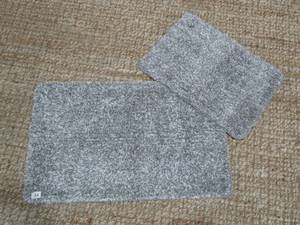 lot 34 image: Set of 2 Matching Bath Mats  GrayWhite