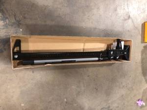 Husky  48 in. 3-12-Ton Farm Jack Customer returns Review all pictures