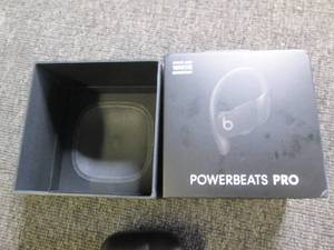 power beats pro ear buds can not ge...