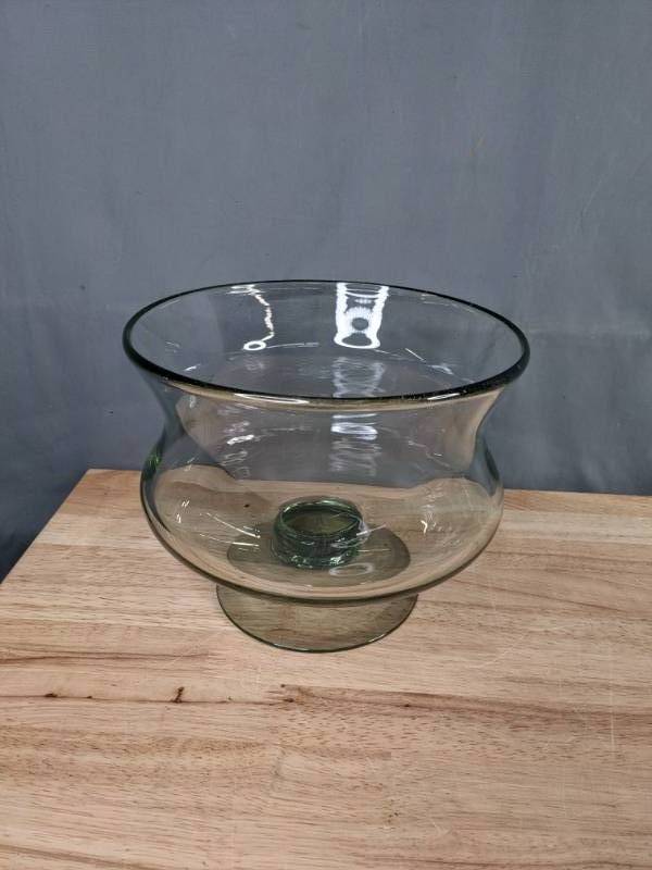 lot 228 image: Beautiful Glass Cake Stand, Decorative Bowls and Vases, and (2) Round Trays F