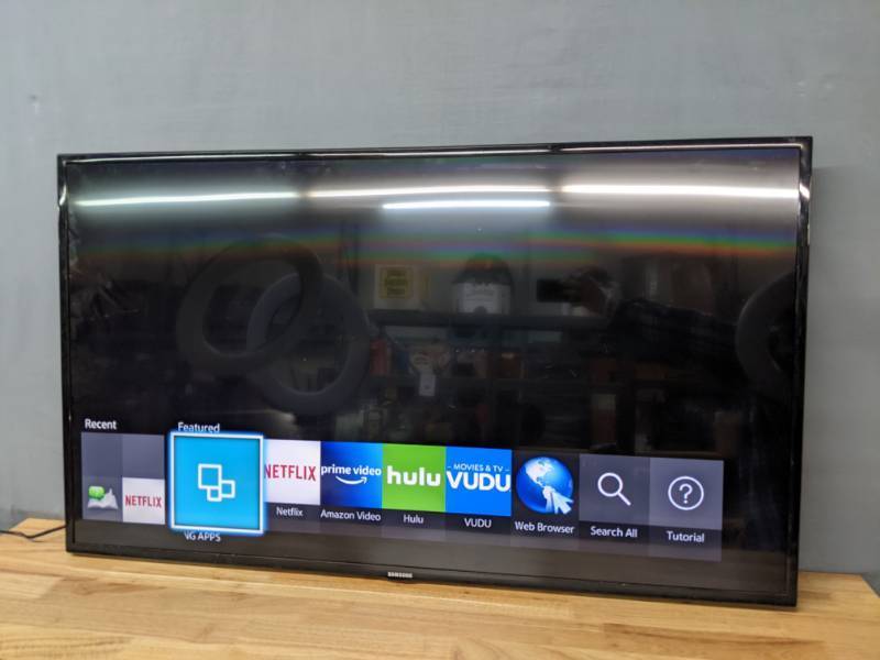 lot 17 image: 55 Samsung TV B