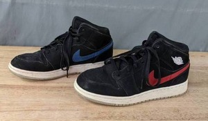 lot 42 image: Nike Air Jordan 1 Mid Multicolor Swoosh (Youth Size 7) U