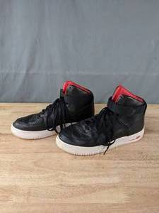 lot 43 image: Nike Air Force 1 (Mens Size 8.5) U