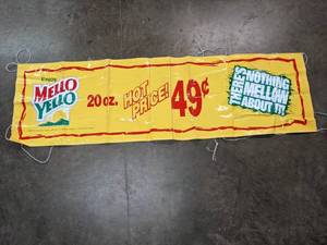 lot 129 image: Unique Mellow Yellow Sign U